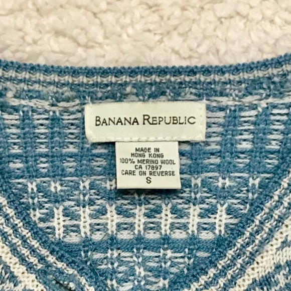 Banana Republic Scoop-Neck Button Down Cardigan - Picture 4 of 6